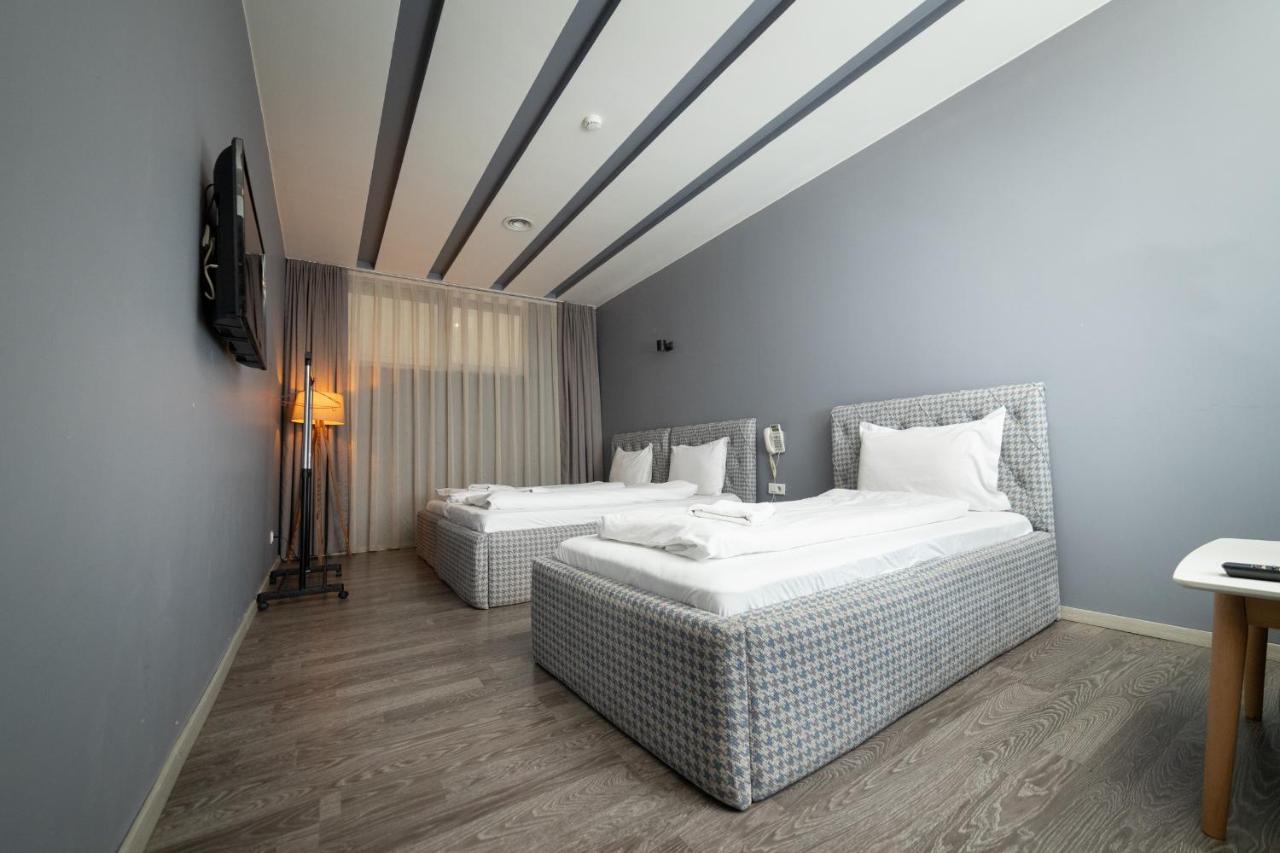 Hotel Gloria Prisztina Zewnętrze zdjęcie